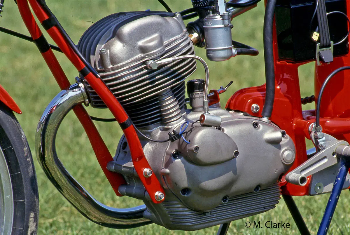 Creatività tecnica: il trapianto da una moto all'altra (4)