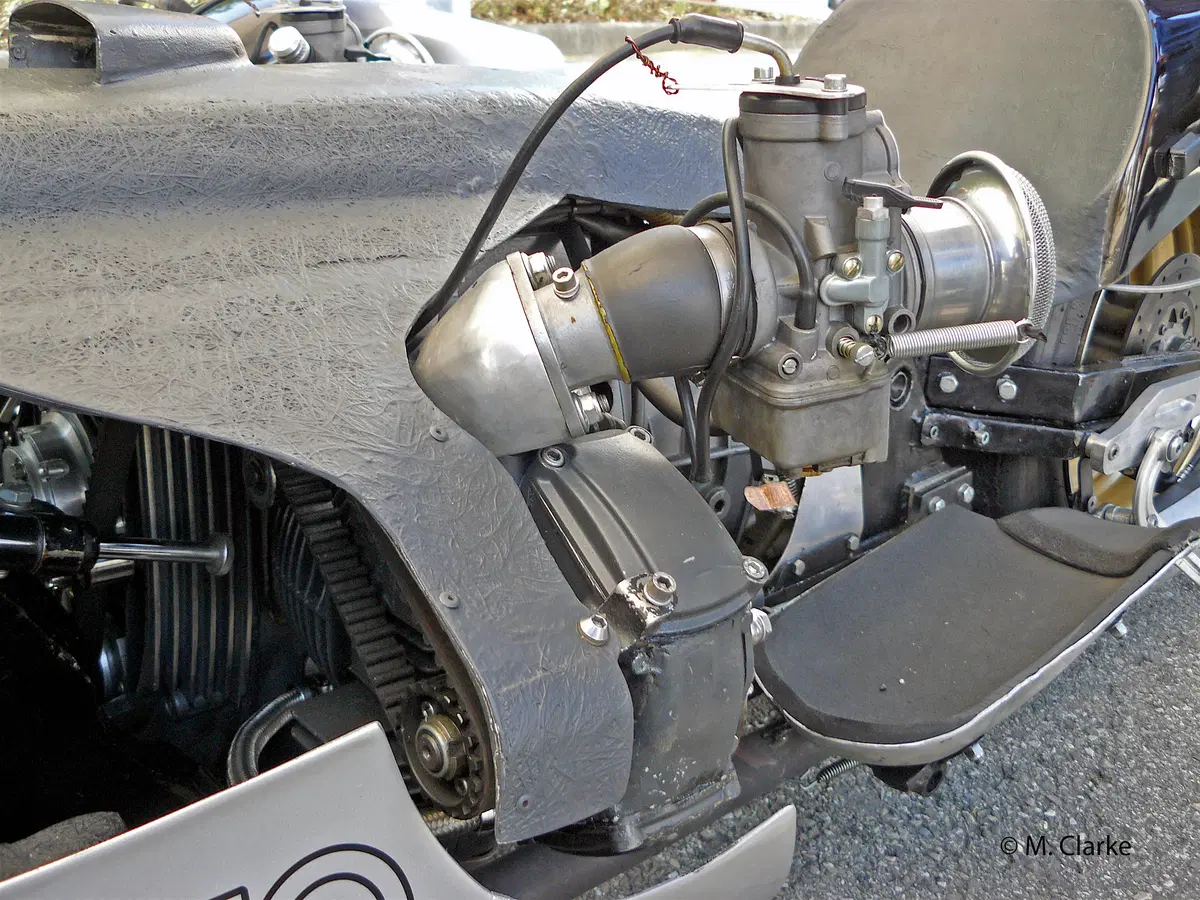 Creatività tecnica: il trapianto da una moto all'altra (7)