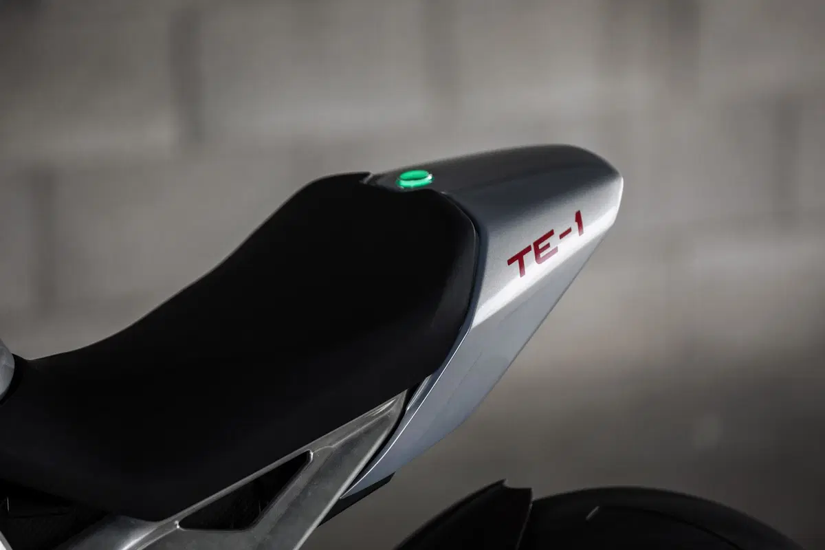Triumph TE-1: sarà la moto che ci convincerà tutti a passare all'elettrico?