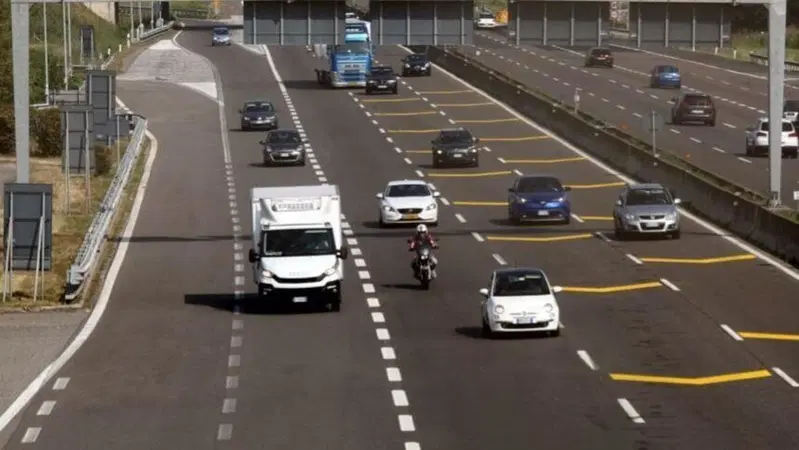 Francia, 10 km contromano e non per errore: qui le manette sono pure poco