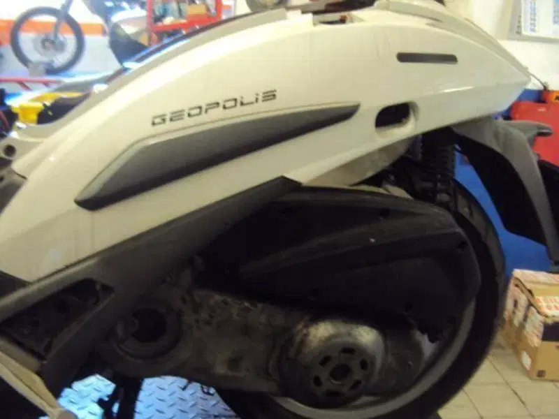 pezzi x scooter peugeot geopolis 125 (2)