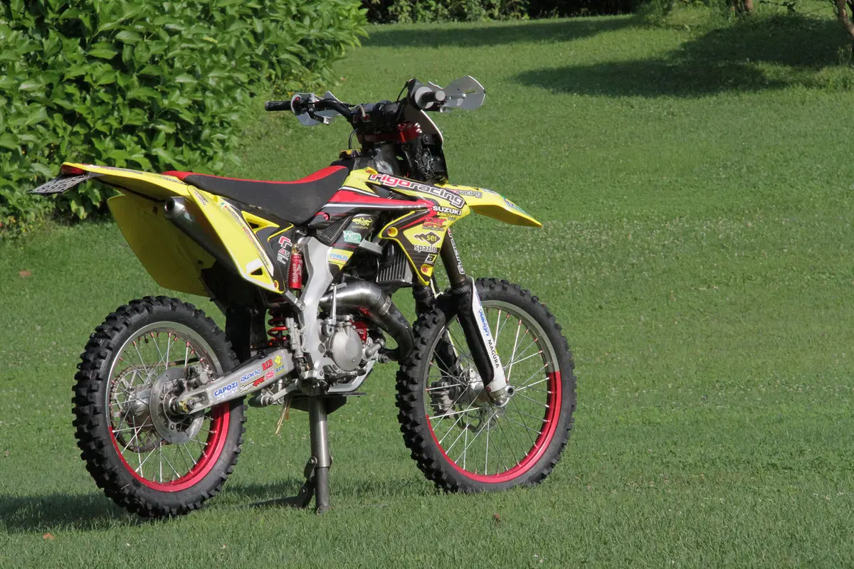 Suzuki RME 50, 250, 450 Rigo Moto (30)