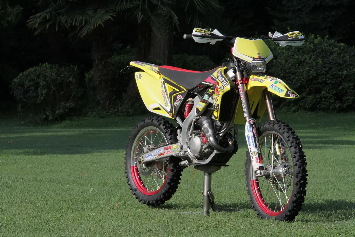 Suzuki RME 50, 250, 450 Rigo Moto (31)