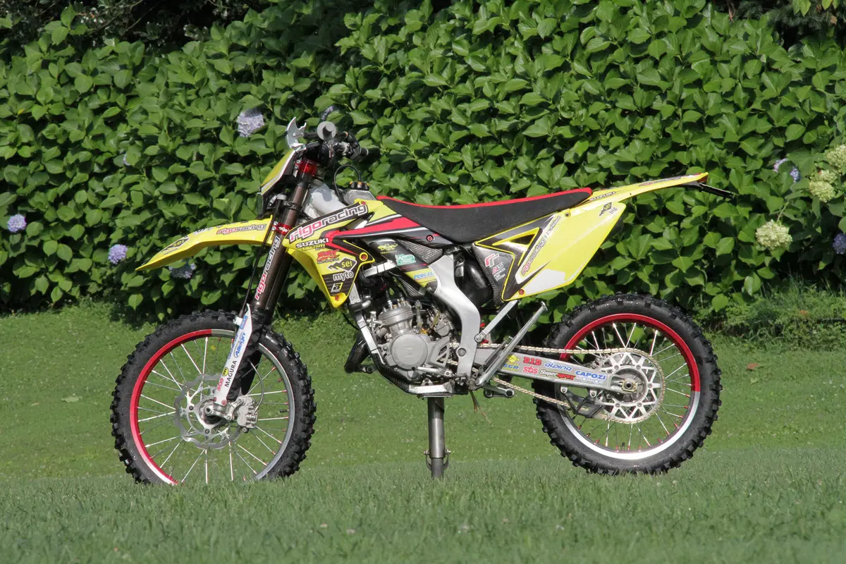 Suzuki RME 50, 250, 450 Rigo Moto (32)