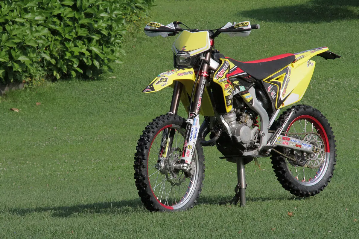 Suzuki RME 50, 250, 450 Rigo Moto (33)