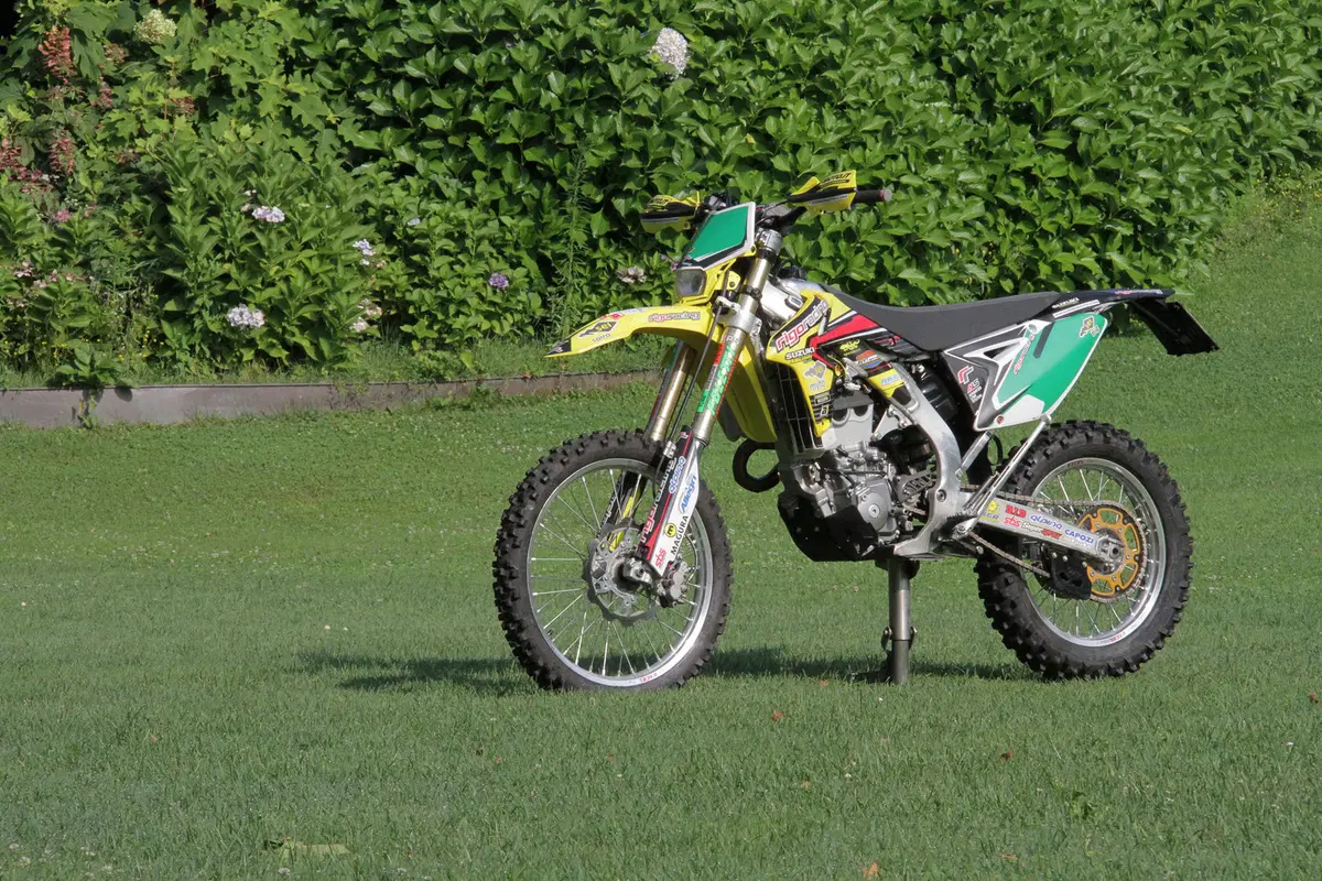 Suzuki RME 50, 250, 450 Rigo Moto (50)