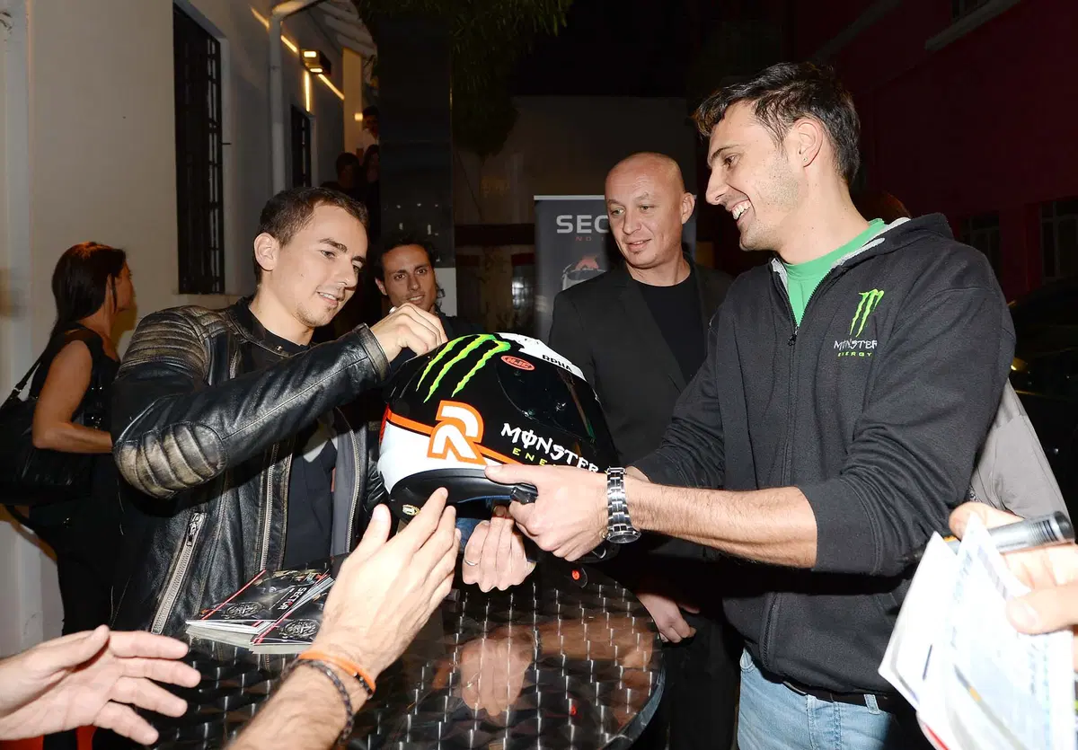 Jorge Lorenzo a Milano per presentare la nuova campagna  Sector No Limits (2)