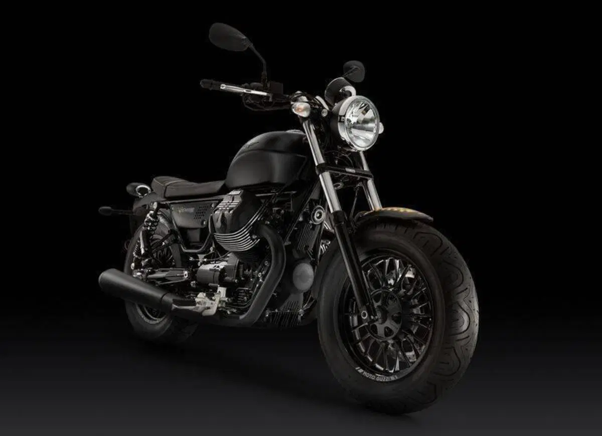 Moto Guzzi V9 Bobber (2021 - 25)