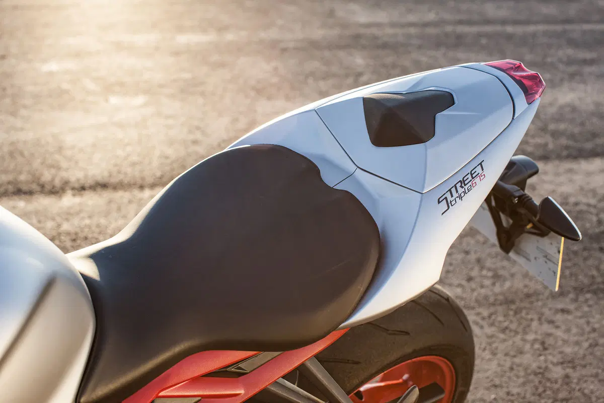 Triumph Street Triple Rx 2015 (11)