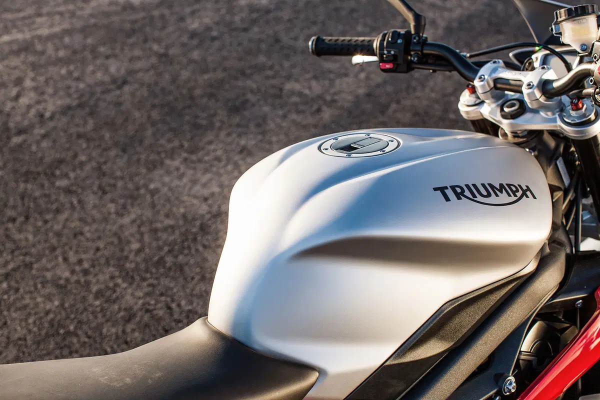 Triumph Street Triple Rx 2015 (13)