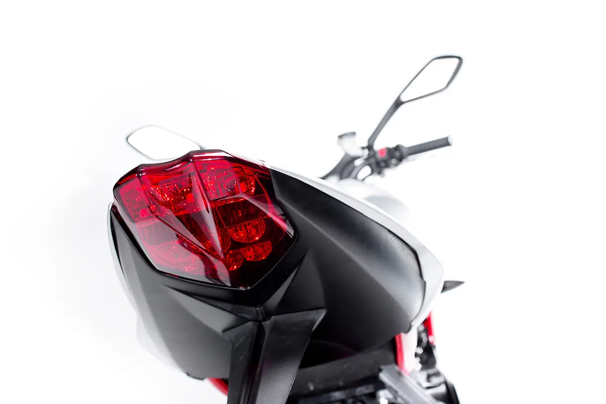 Triumph Street Triple Rx 2015 (15)