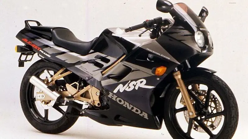 Honda NSR125R. Alla scoperta dell'Italia con la mitica vecchietta