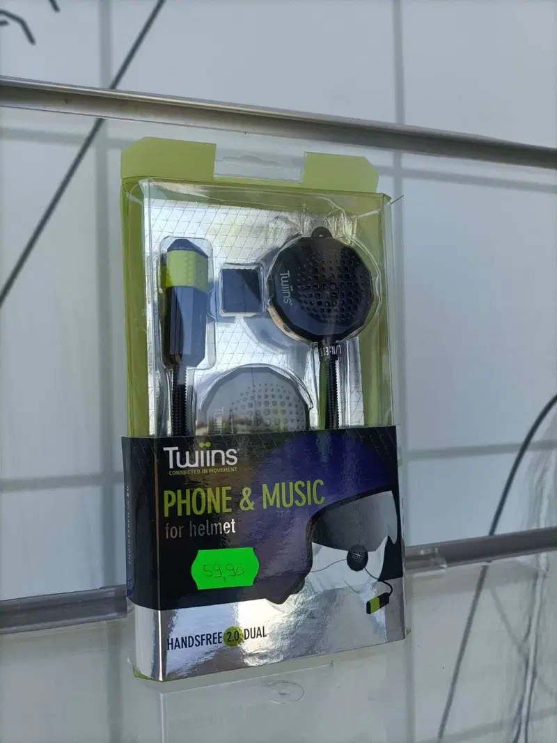 TWINS phone and music Twiins