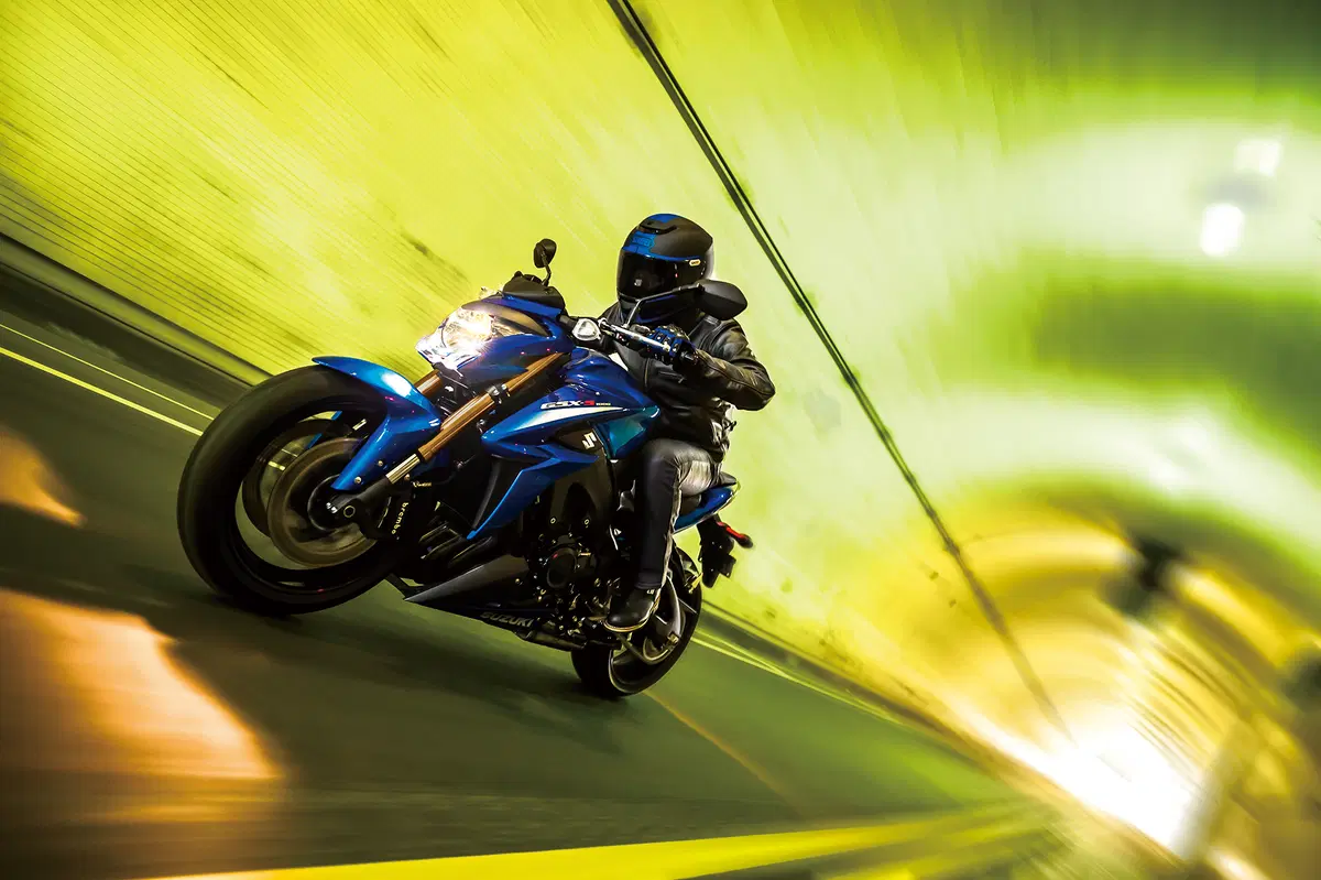 Suzuki GSX-S 1000 2015 (6)