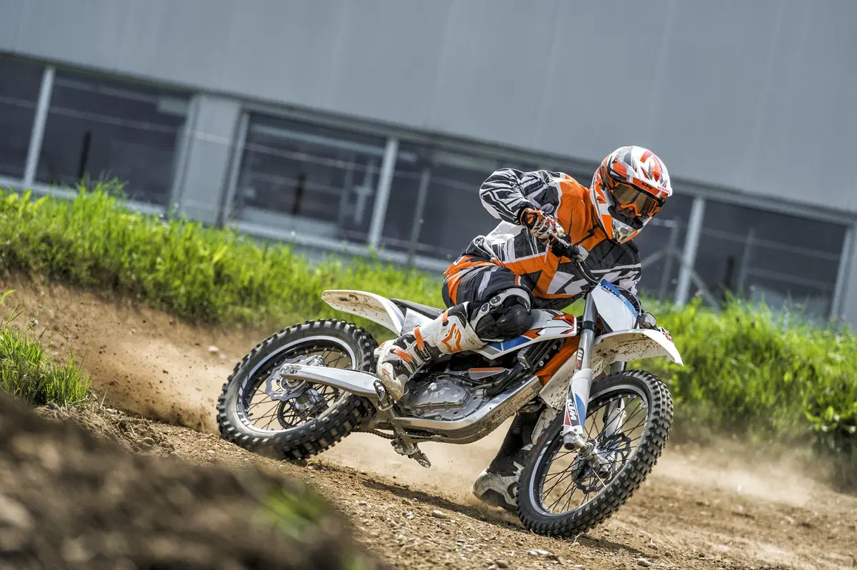 KTM Freeride E-XC, E-SX ed E-SM 2015 (7)