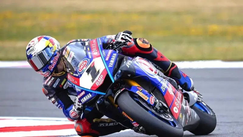 SBK 2022 a Donington. La leadership di Razgatlioglu e molto altro sulle FP1 del GP del Regno Unito
