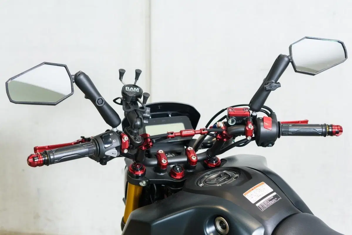 Come ti trasformo la Honda Grom in una City Scrambler anti traffico (10)