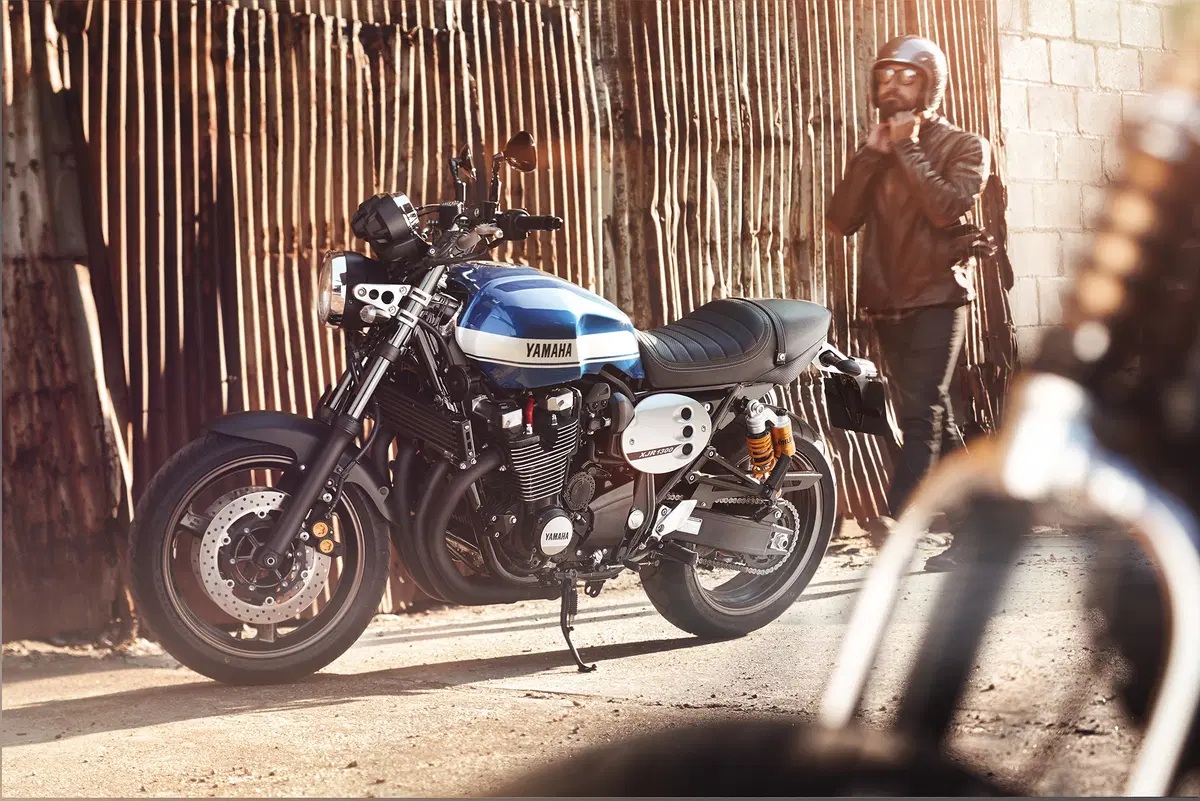 Yamaha XJR 1300 e XJR 1300 Racer 2015 (9)