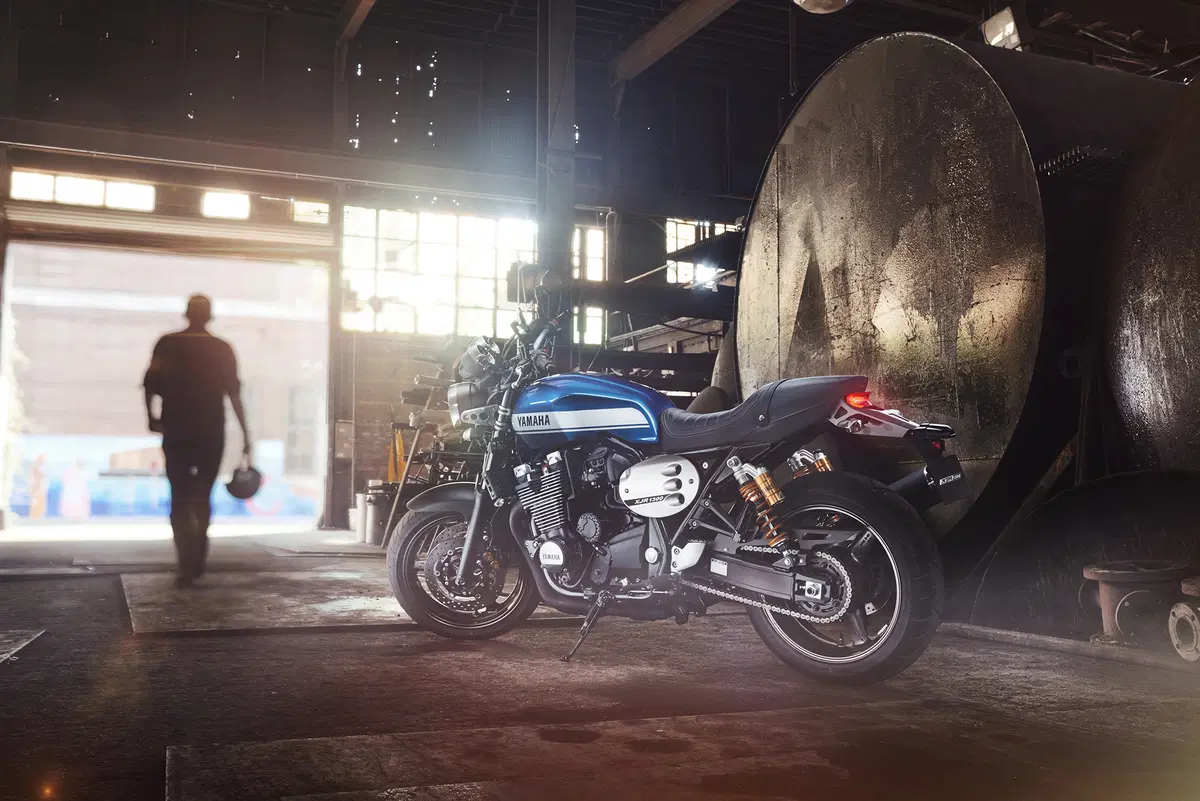 Yamaha XJR 1300 e XJR 1300 Racer 2015 (8)