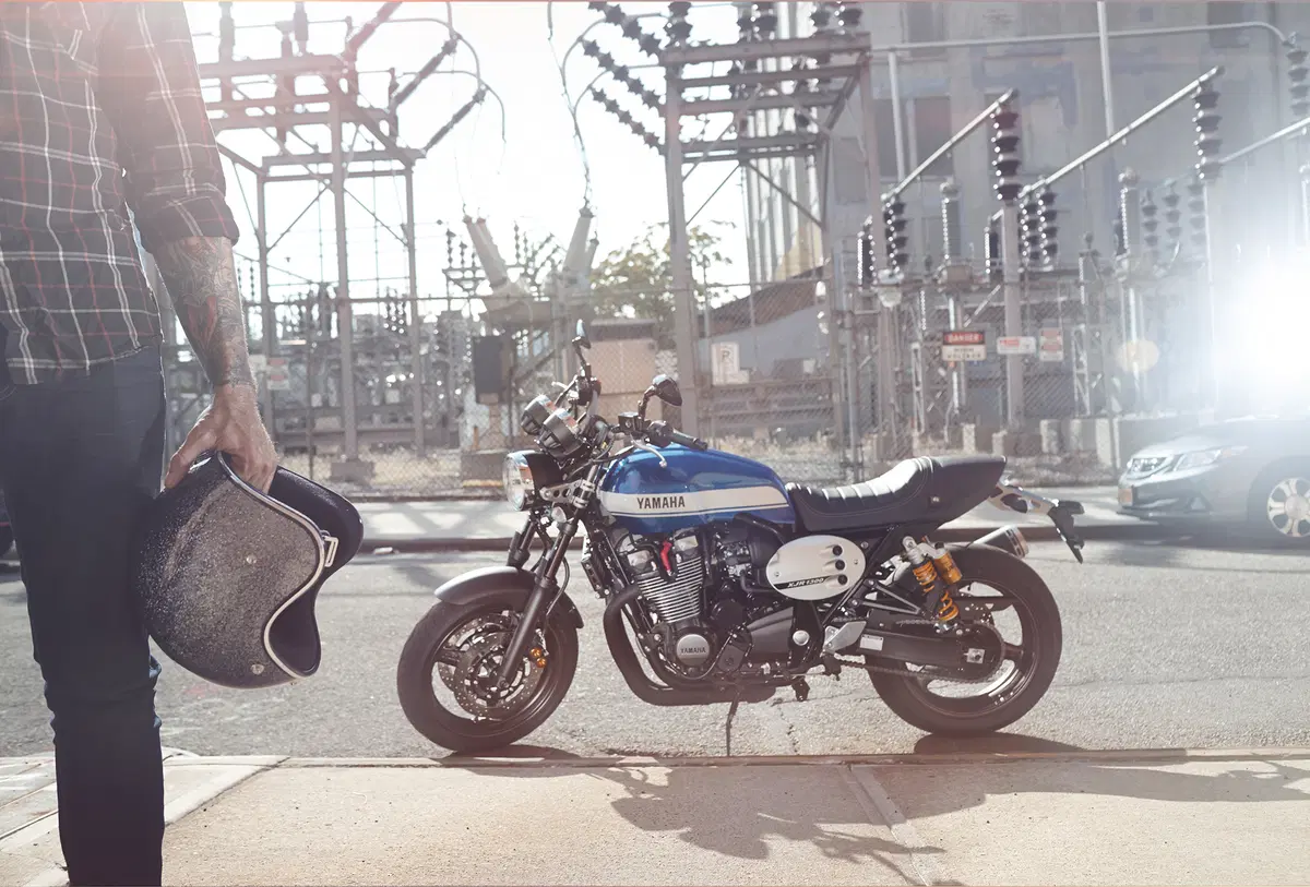 Yamaha XJR 1300 e XJR 1300 Racer 2015 (11)