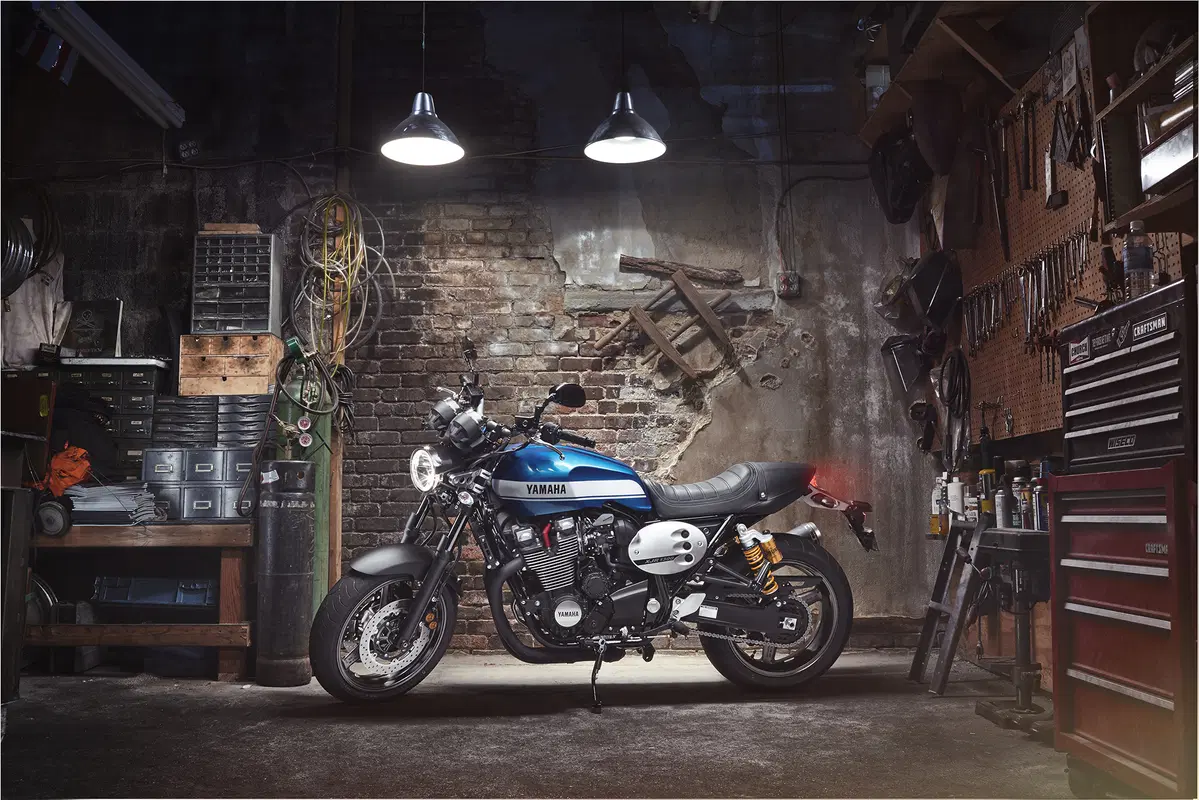 Yamaha XJR 1300 e XJR 1300 Racer 2015 (30)
