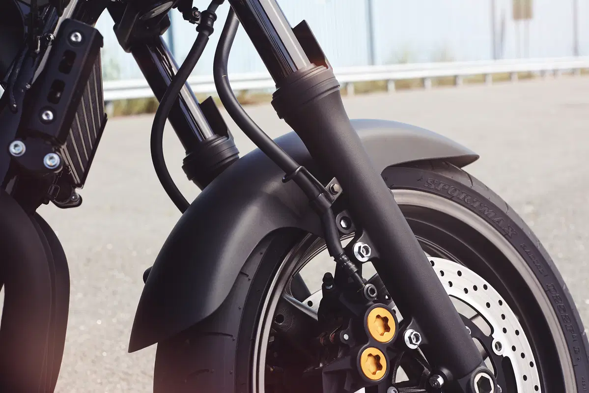 Yamaha XJR 1300 e XJR 1300 Racer 2015 (33)