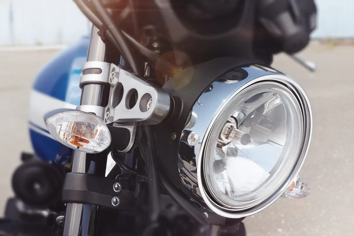 Yamaha XJR 1300 e XJR 1300 Racer 2015 (32)