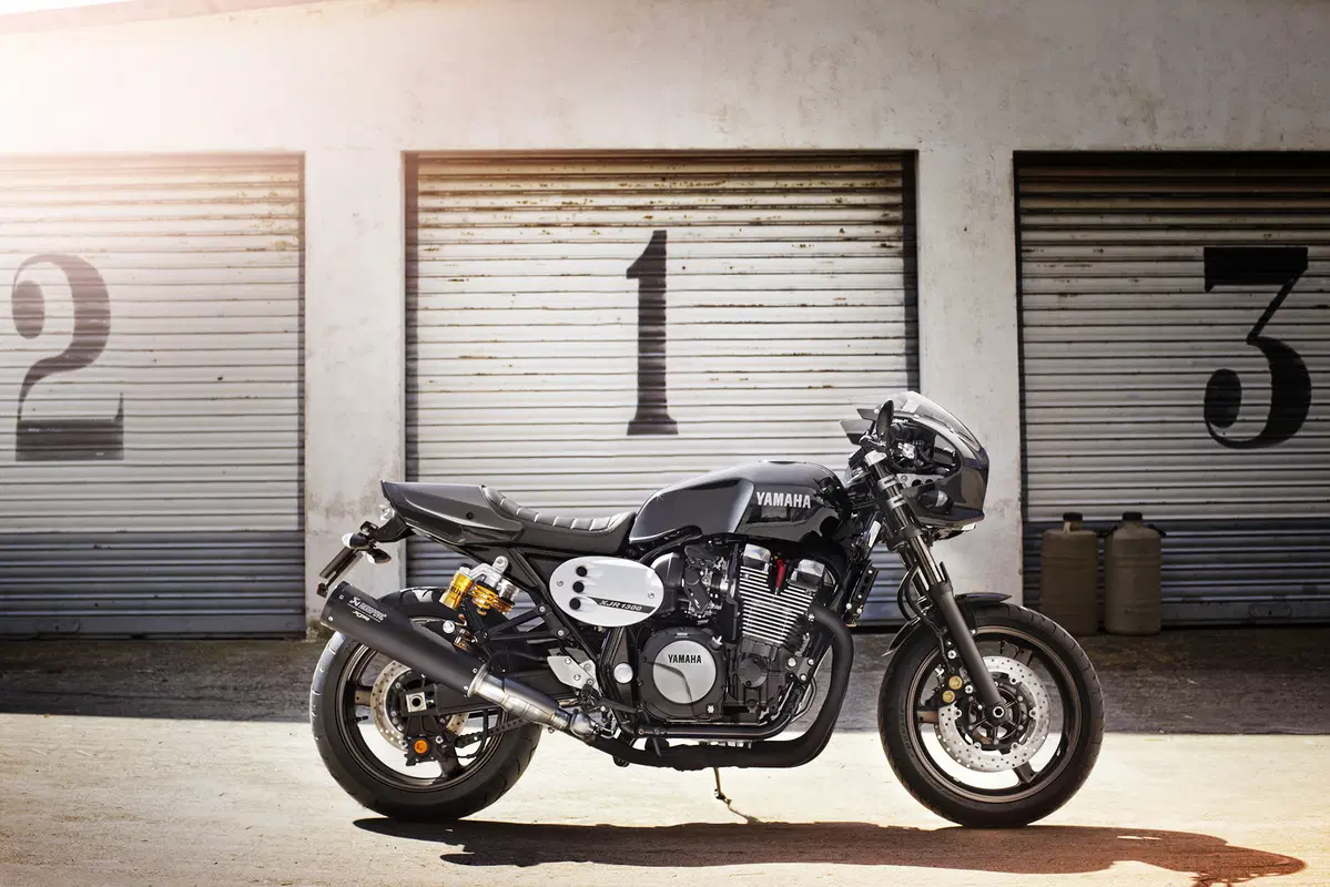 Yamaha XJR 1300 e XJR 1300 Racer 2015 (46)