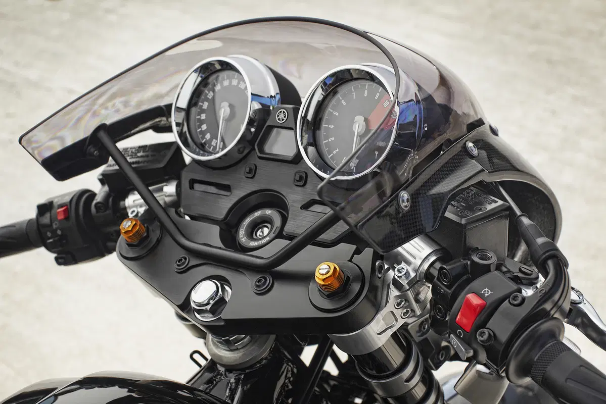 Yamaha XJR 1300 e XJR 1300 Racer 2015 (65)