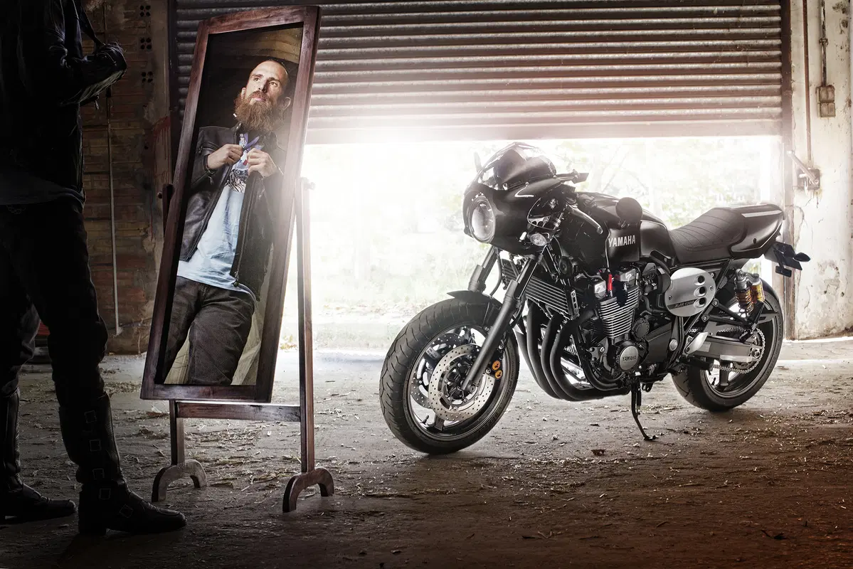 Yamaha XJR 1300 e XJR 1300 Racer 2015 (48)