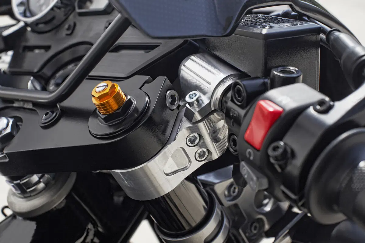 Yamaha XJR 1300 e XJR 1300 Racer 2015 (73)