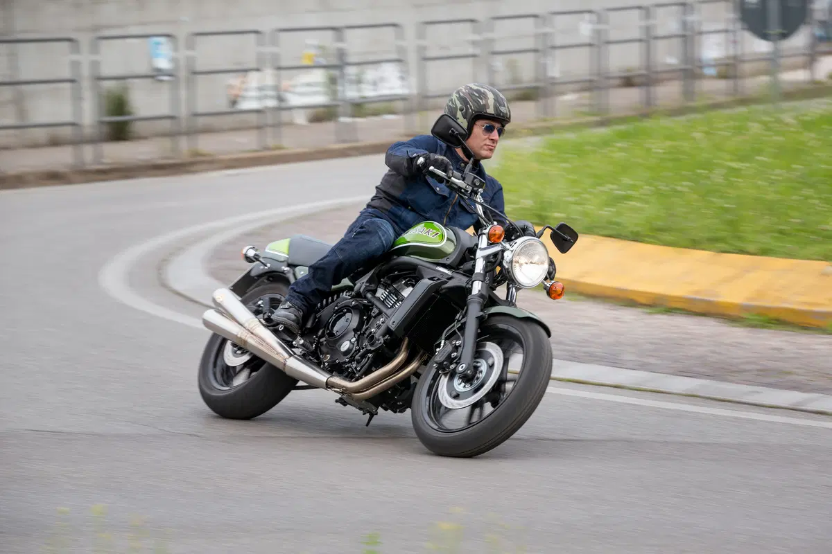 Kawasaki Vulcan 70 Mr Martini (7)