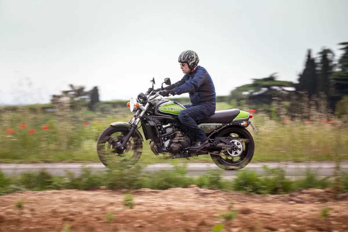 Kawasaki Vulcan 70 Mr Martini (2)