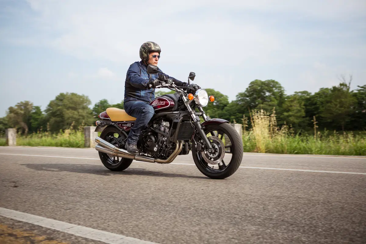 Kawasaki Vulcan 70 Mr Martini (6)