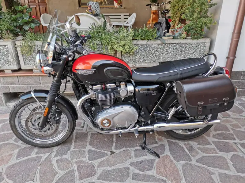 Triumph Bonneville T120 (2021 - 25)