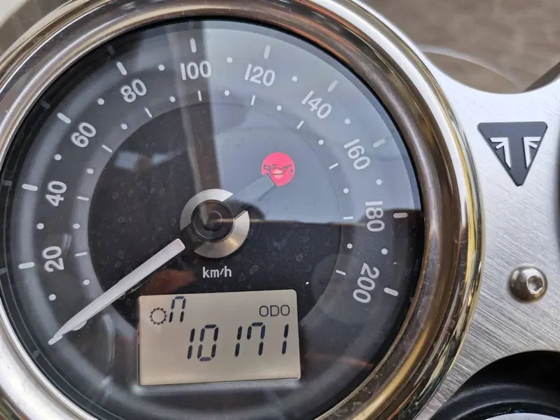Triumph Bonneville T120 (2021 - 25) (3)