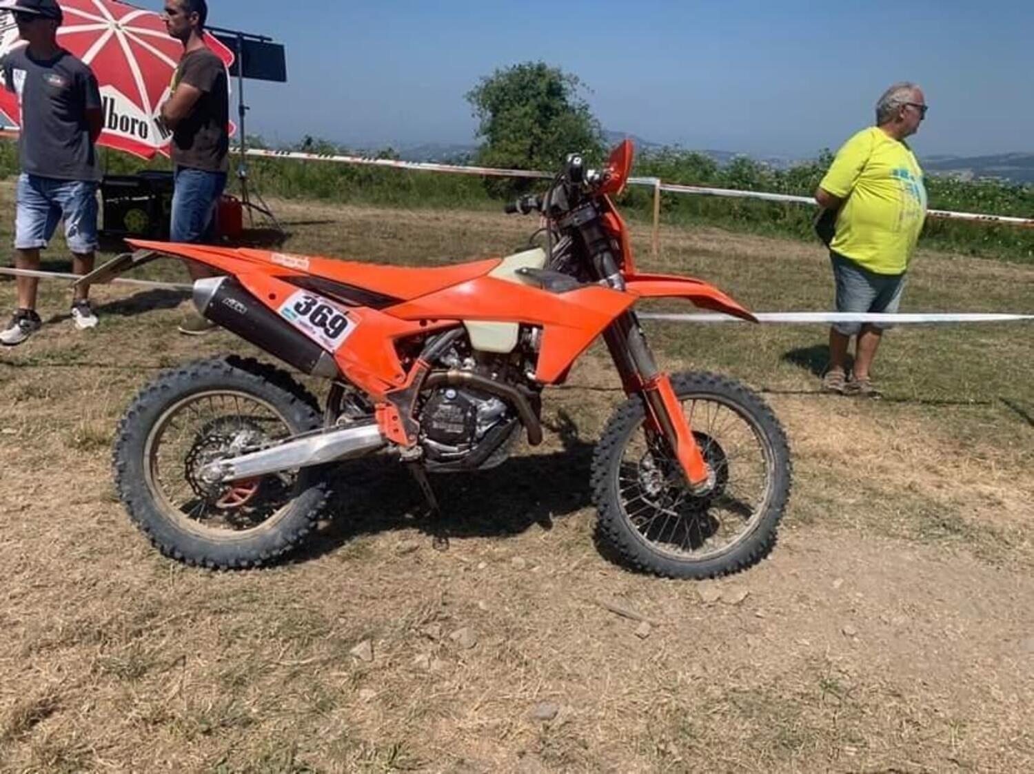 KTM cambia le Enduro 2024: ma le moto del 2023 sono da poco in vendita. Per la gioia di chi le ha comperate...