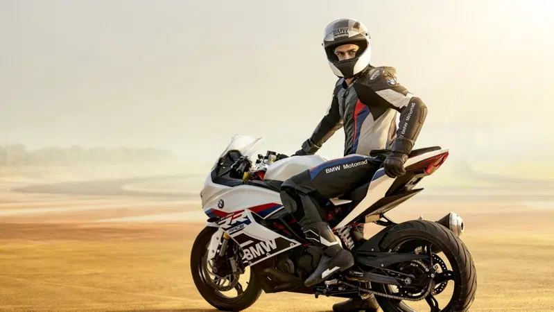 BMW G 310 RR: ecco finalmente la supersportiva d'accesso alla serie RR