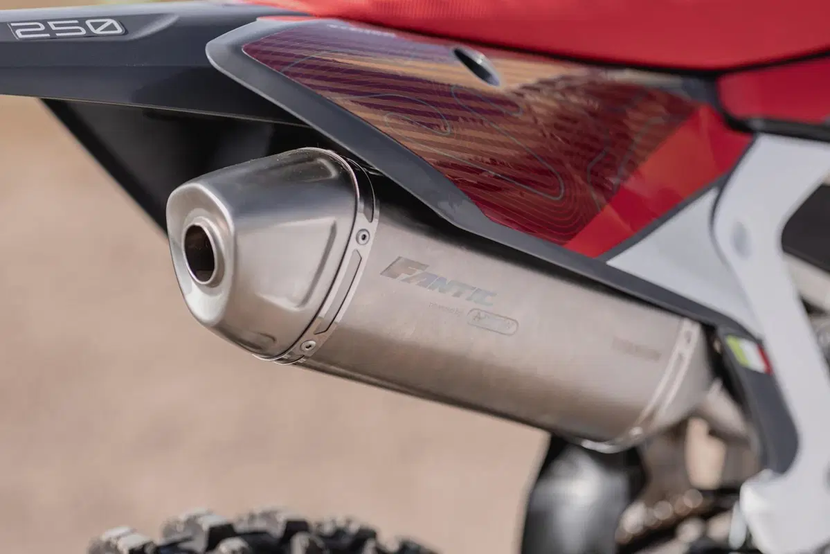 Ecco le Fantic Cross 2023, con il cuore Yamaha, a 2 e a 4 tempi (26)