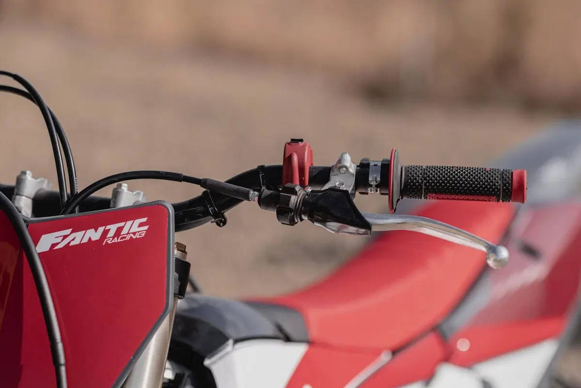 Ecco le Fantic Cross 2023, con il cuore Yamaha, a 2 e a 4 tempi (28)