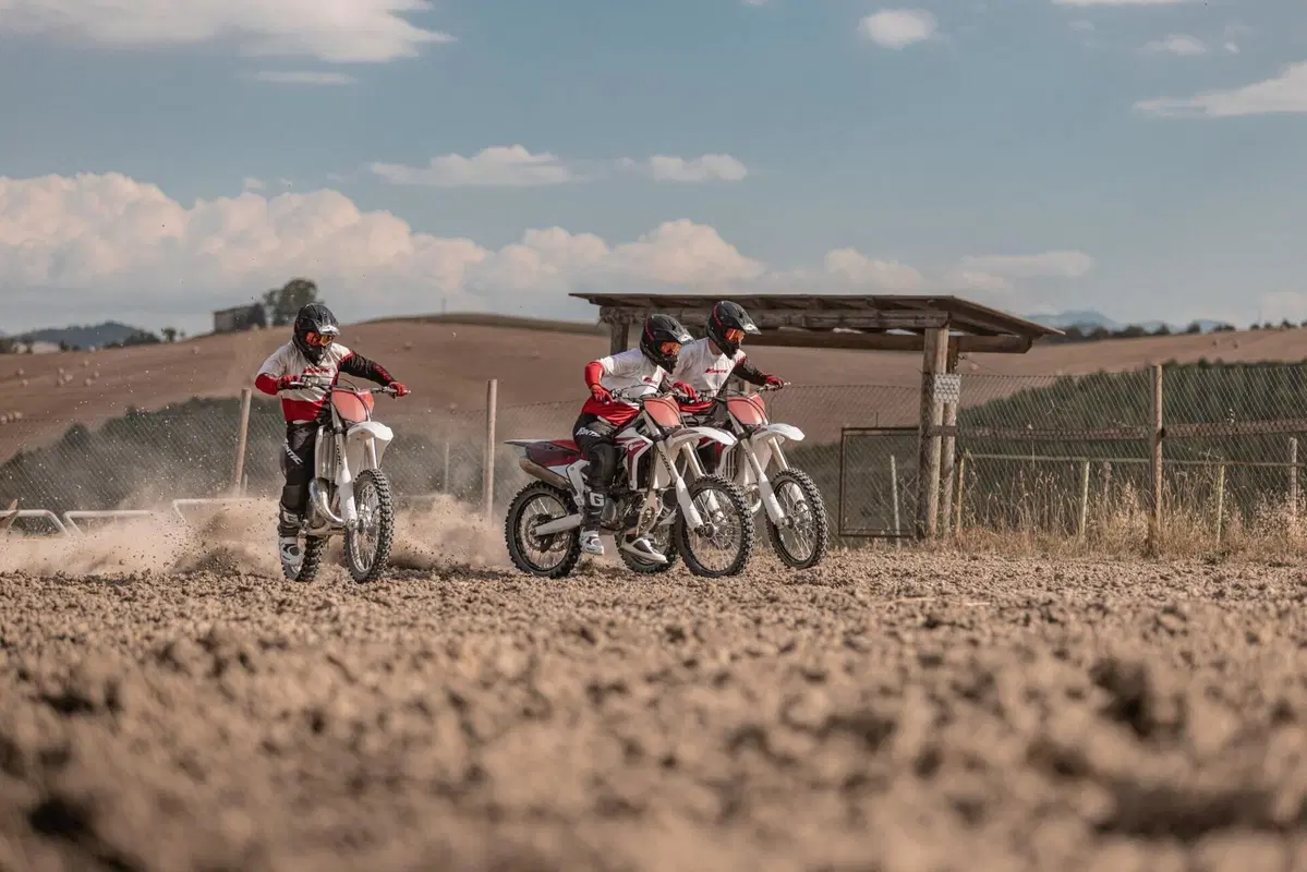 Ecco le Fantic Cross 2023, con il cuore Yamaha, a 2 e a 4 tempi (2)