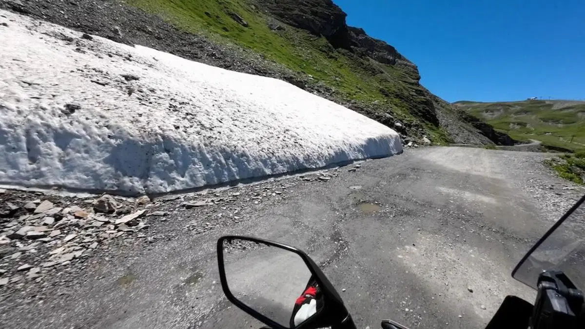 Viaggi in moto: in offroad sul valico più alto d'Europa (27)