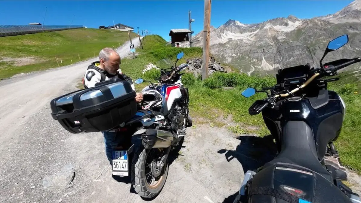Viaggi in moto: in offroad sul valico più alto d'Europa (28)