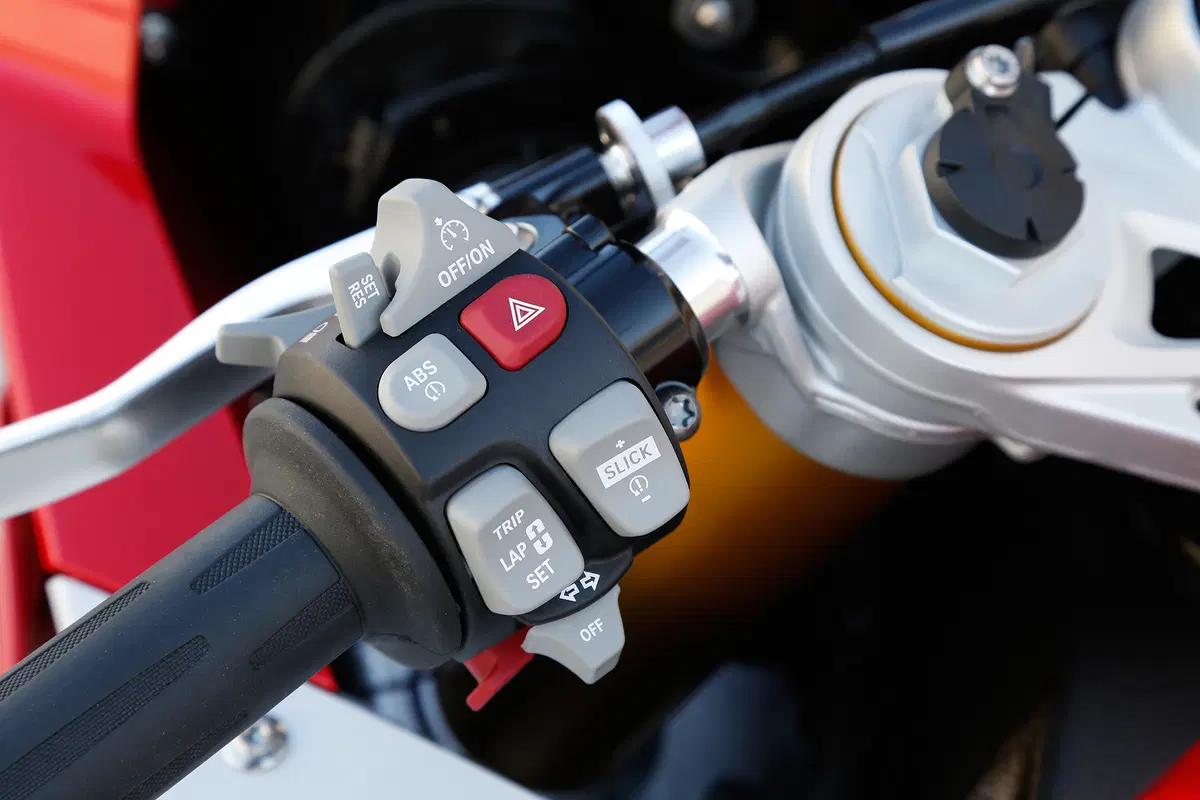 BMW S1000RR 2015 (30)