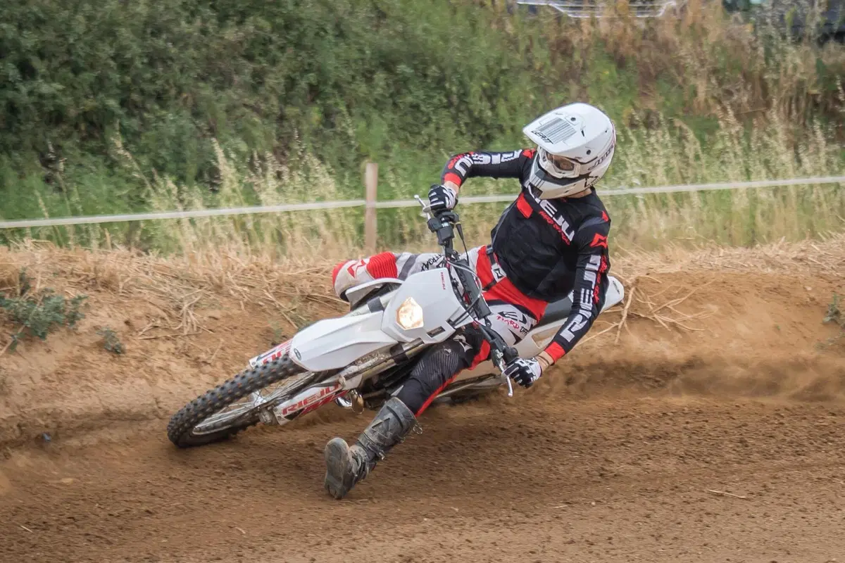 Rieju Enduro TEST 2023: ma chi l'ha detto che il due tempi era finito? (3)