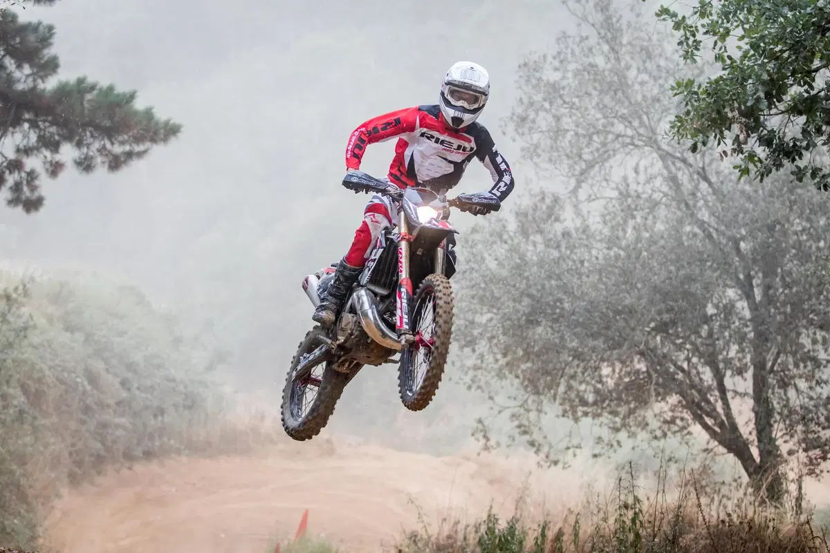 Rieju Enduro TEST 2023: ma chi l'ha detto che il due tempi era finito? (4)