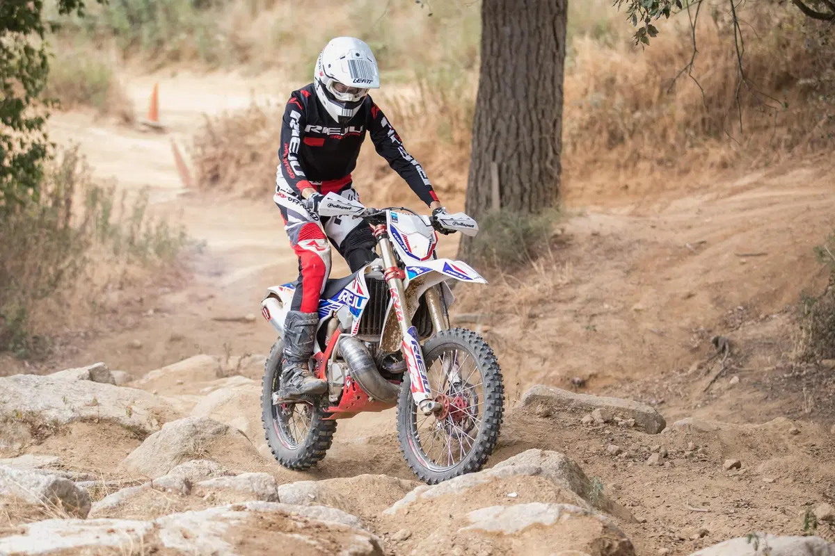 Rieju Enduro TEST 2023: ma chi l'ha detto che il due tempi era finito? (5)
