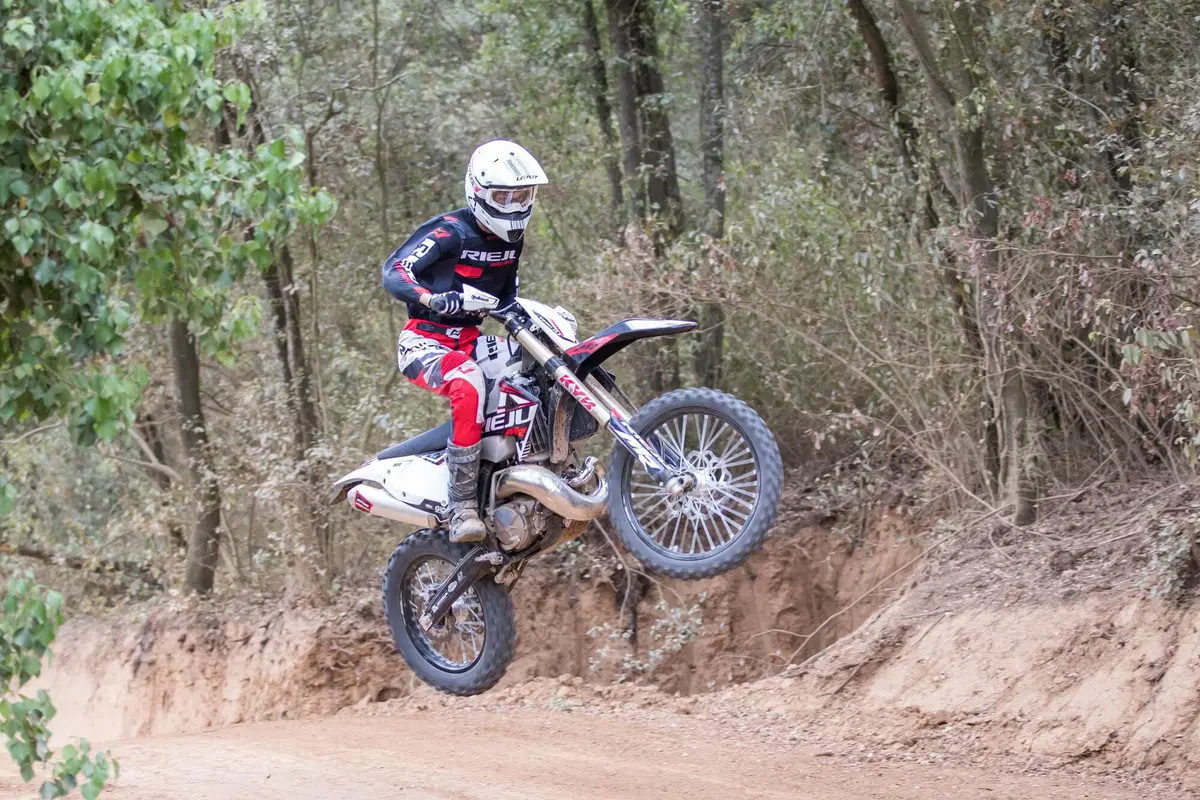 Rieju Enduro TEST 2023: ma chi l'ha detto che il due tempi era finito? (8)