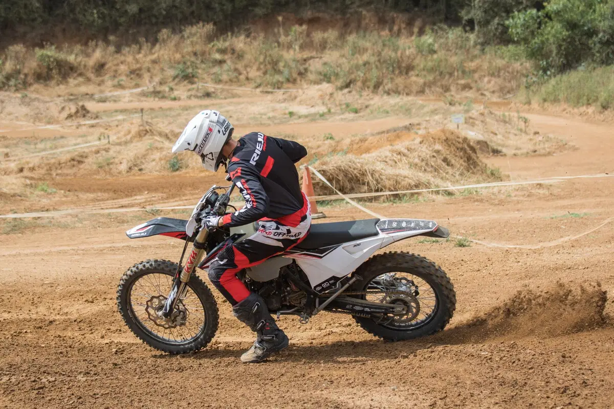 Rieju Enduro TEST 2023: ma chi l'ha detto che il due tempi era finito? (9)