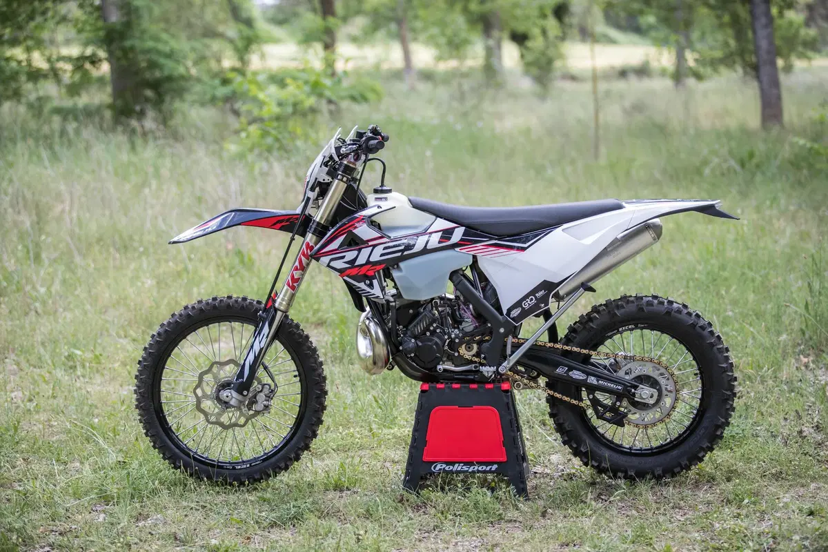 Rieju Enduro TEST 2023: ma chi l'ha detto che il due tempi era finito? (6)